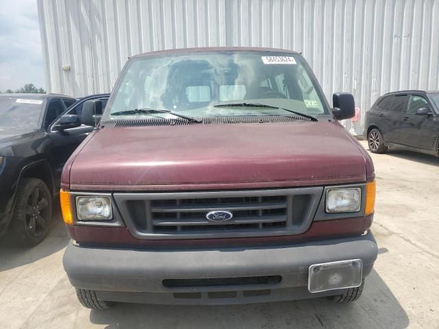 2004 Ford Econoline E350 Super Duty Wagon