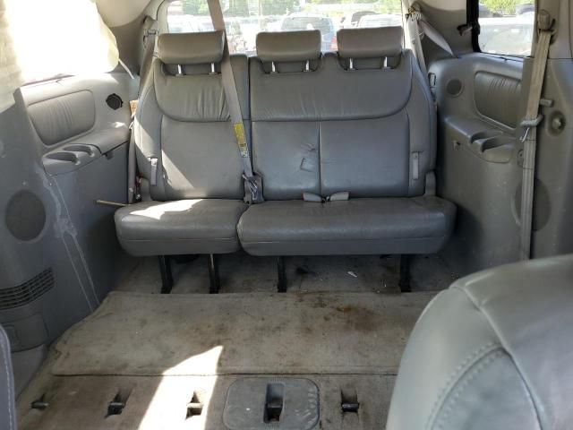 2005 Toyota Sienna XLE