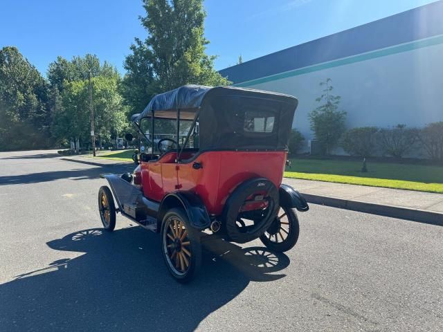 1920 Ford 1915 Ford                        Model T