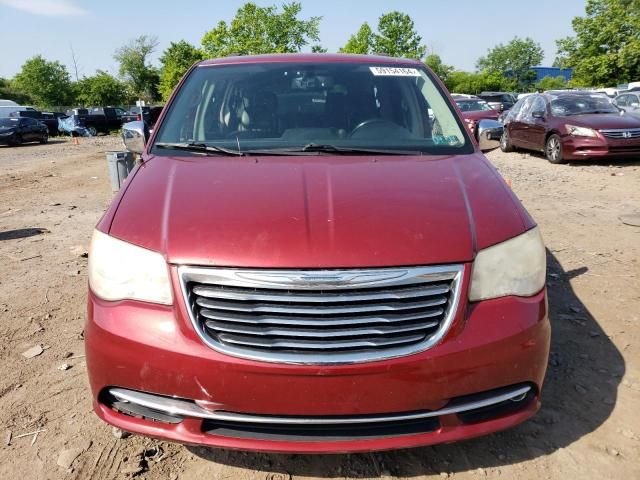 2014 Chrysler Town & Country Touring L