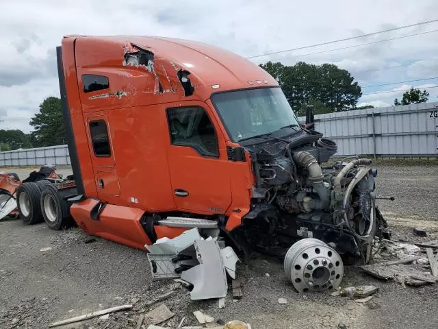 2020 Kenworth Construction T680