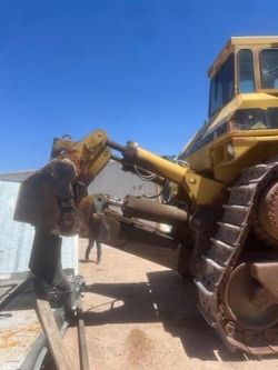 Salvage trucks for sale at Anthony, TX auction: 1985 Caterpillar D9L