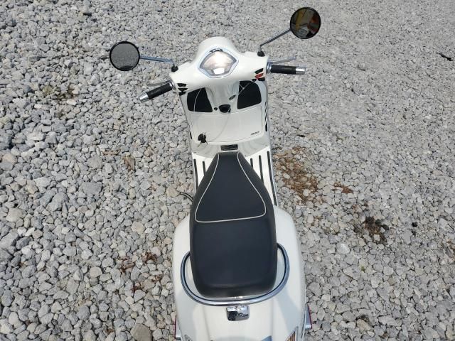 2018 Vespa GTS 300