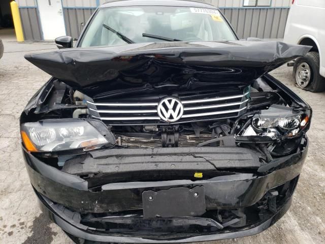 2014 Volkswagen Passat SE