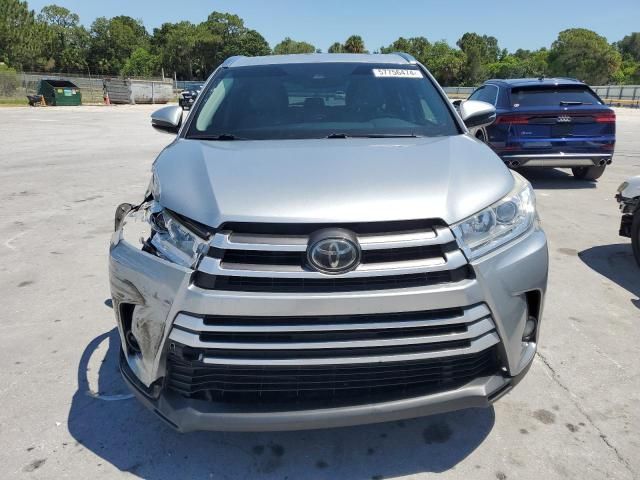 2017 Toyota Highlander SE