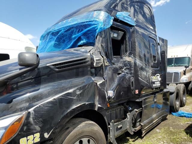 2020 Freightliner Cascadia 126