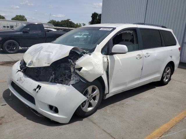 2013 Toyota Sienna LE