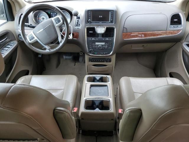 2011 Chrysler Town & Country Touring L