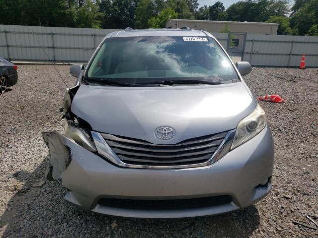 2011 Toyota Sienna XLE