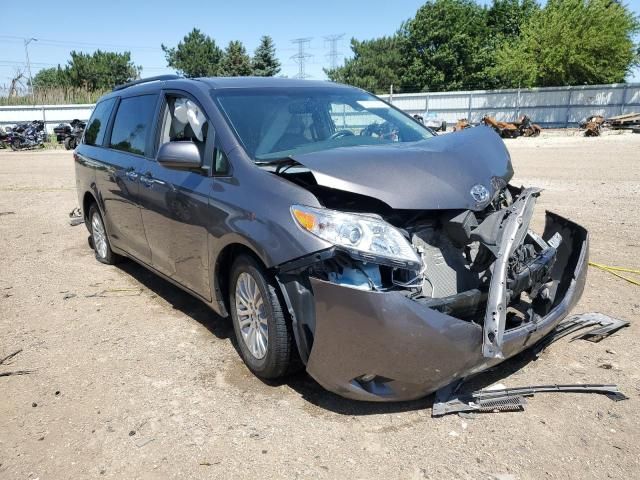 2015 Toyota Sienna XLE