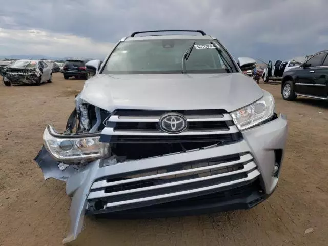 2017 Toyota Highlander SE