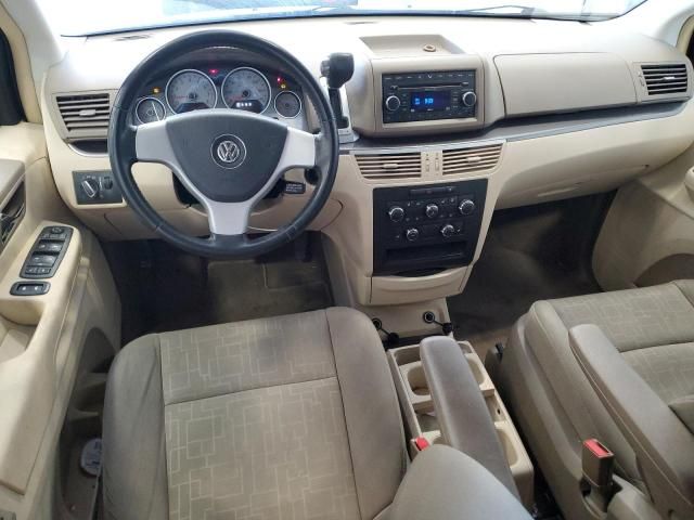 2009 Volkswagen Routan SE