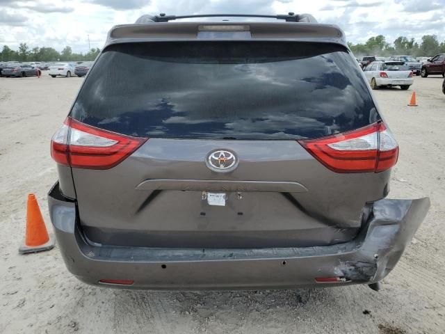 2015 Toyota Sienna XLE