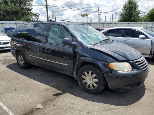 2005 Chrysler Town & Country Touring