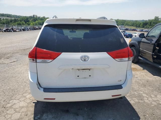 2013 Toyota Sienna LE