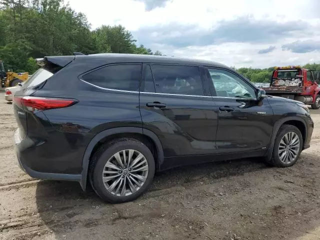 2021 Toyota Highlander Hybrid Platinum