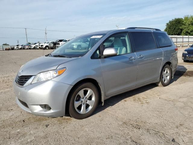 2013 Toyota Sienna LE