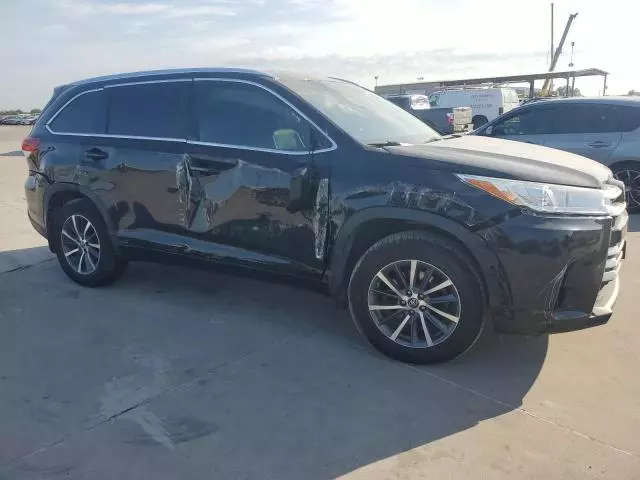 2017 Toyota Highlander SE