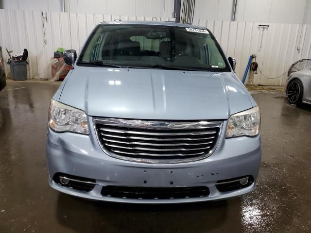 2013 Chrysler Town & Country Touring L