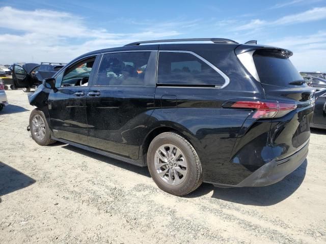 2021 Toyota Sienna XLE