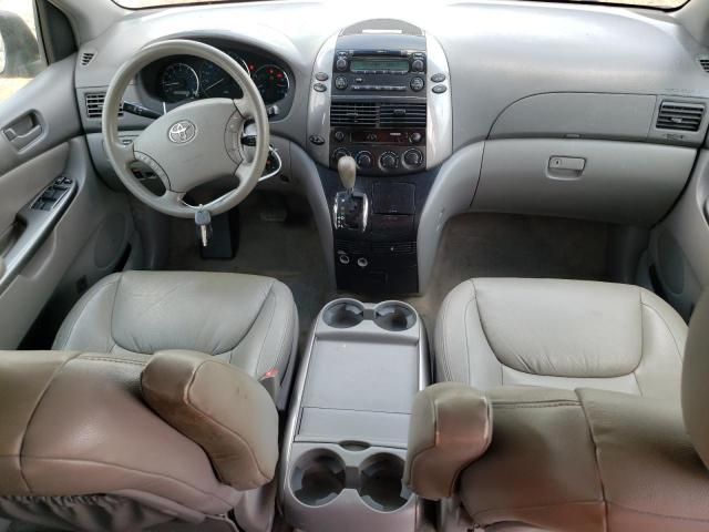 2009 Toyota Sienna CE