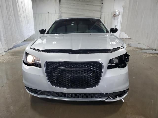 2022 Chrysler 300 Touring