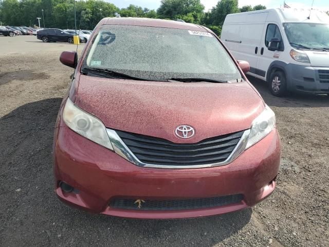 2011 Toyota Sienna LE