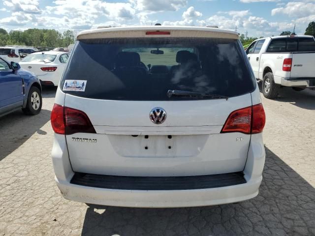 2011 Volkswagen Routan SE