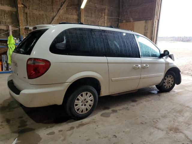 2005 Chrysler Town & Country LX