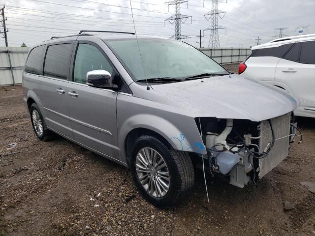 2013 Chrysler Town & Country Touring L