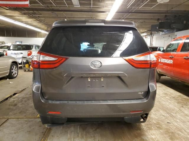 2019 Toyota Sienna XLE