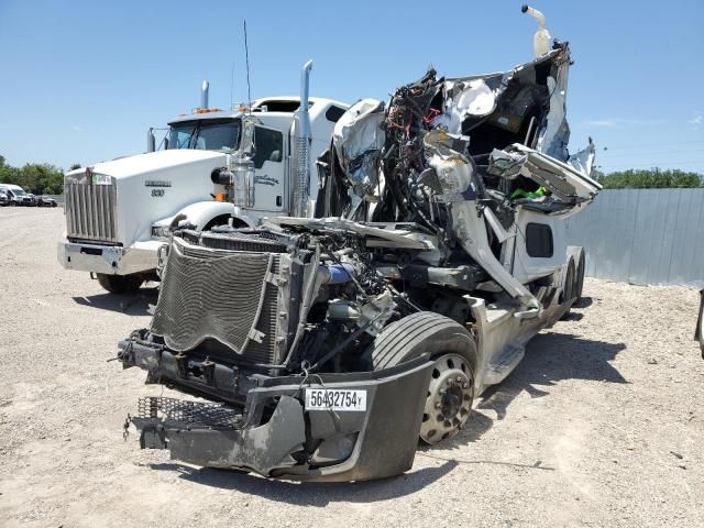 2020 Freightliner Cascadia 126