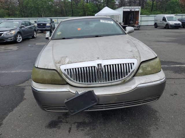 2003 Lincoln Town Car Signature