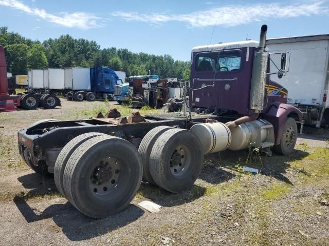 2001 Peterbilt 385