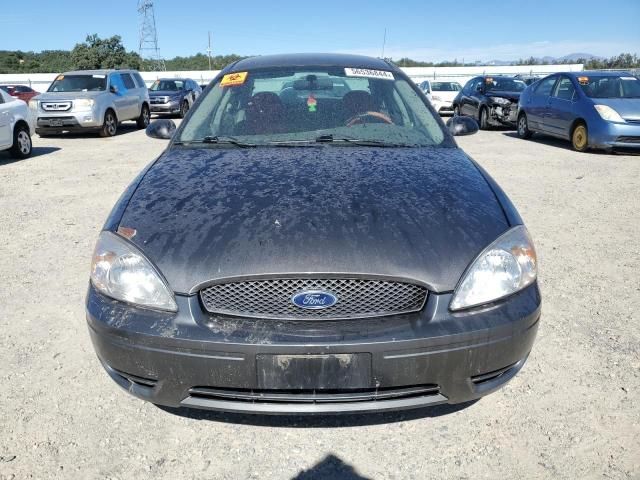 2005 Ford Taurus SE