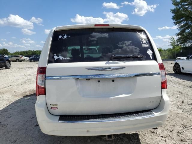 2013 Chrysler Town & Country Touring