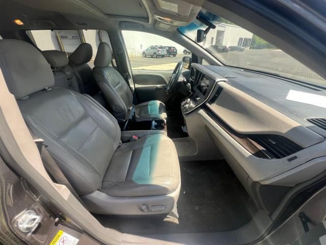 2017 Toyota Sienna XLE