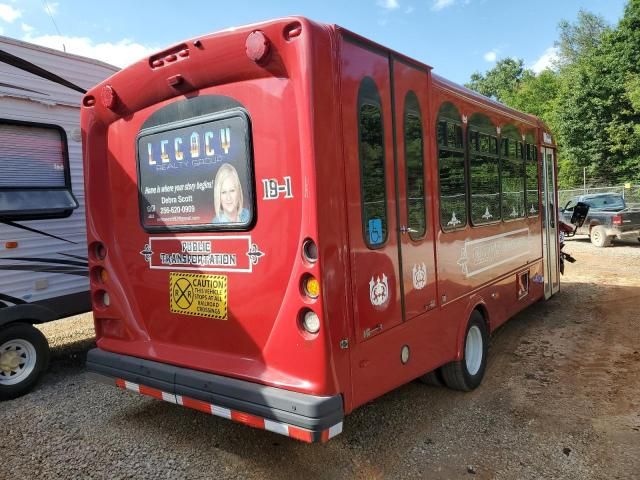 2019 Ford Econoline E450 Super Duty Cutaway Van