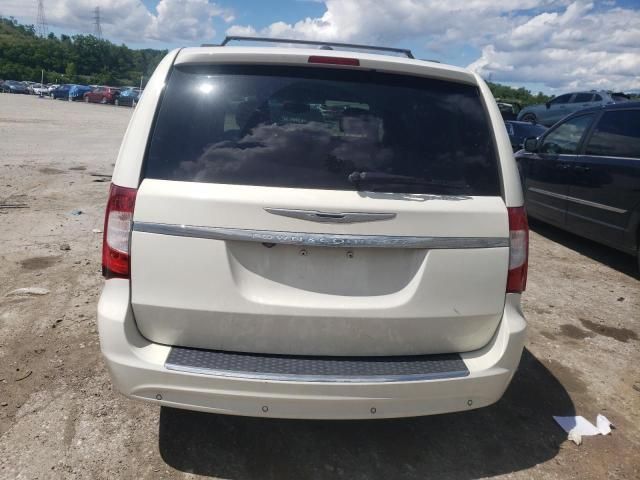 2013 Chrysler Town & Country Touring L