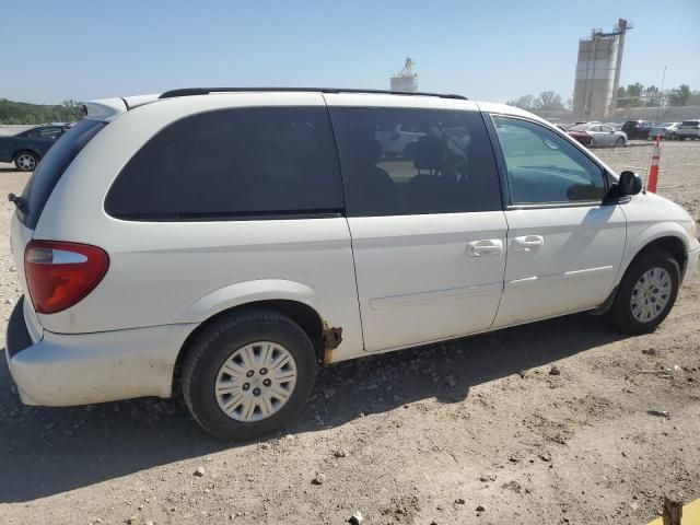 2007 Chrysler Town & Country LX