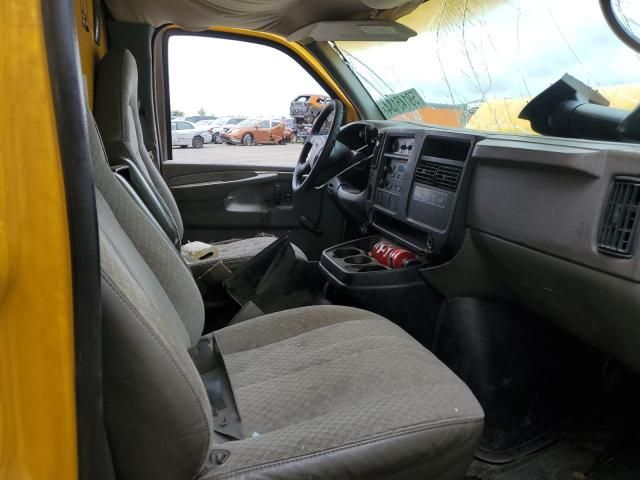 2004 GMC Savana Cutaway G3500