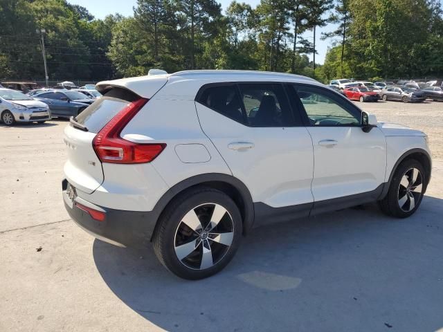 2019 Volvo XC40 T5 Momentum