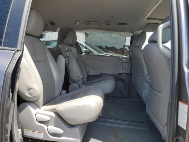 2017 Toyota Sienna XLE