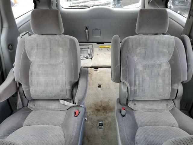 2008 Toyota Sienna CE