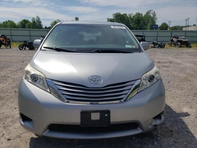 2015 Toyota Sienna LE