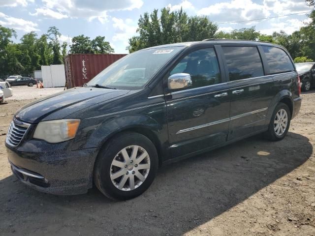 2012 Chrysler Town & Country Touring L