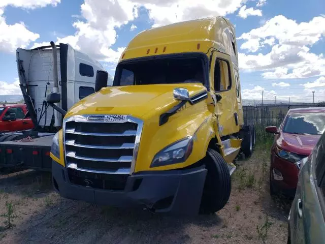 2019 Freightliner Cascadia 126