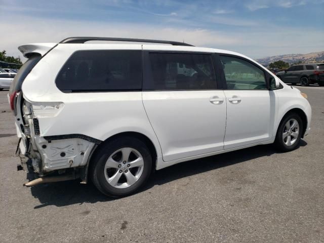 2013 Toyota Sienna LE