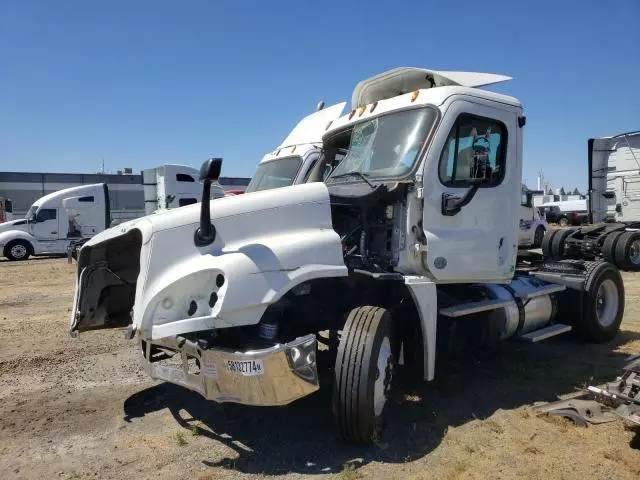 2015 Freightliner Cascadia 125