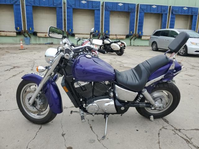 2004 Honda VT1100 C2